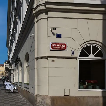 Charles Bridge Loft Apartman *